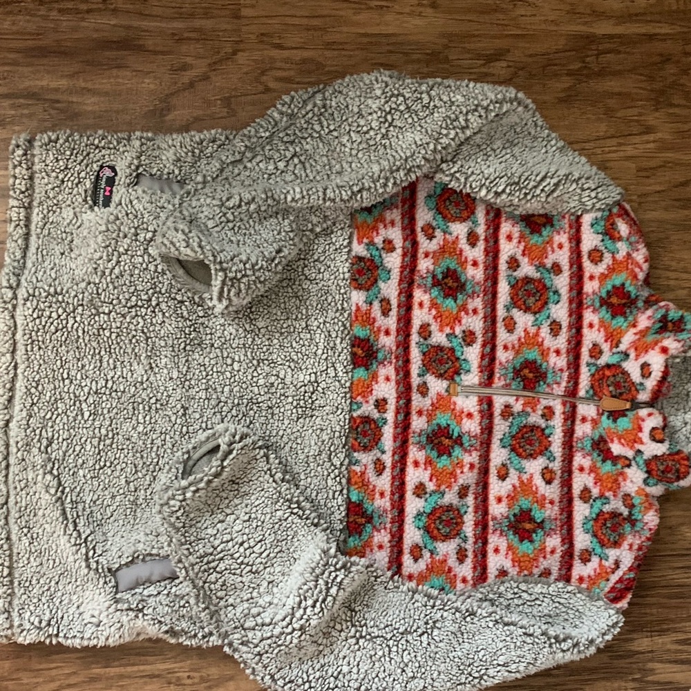 Beautiful simply southern Sherpa with sea turtle detailing sand huge pockets
